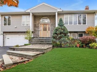 3048 Shore Dr, Merrick, NY 11566
