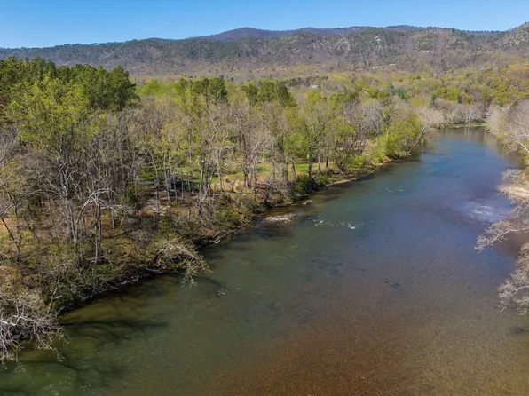 Shipyard Rd, Shenandoah, VA 22849