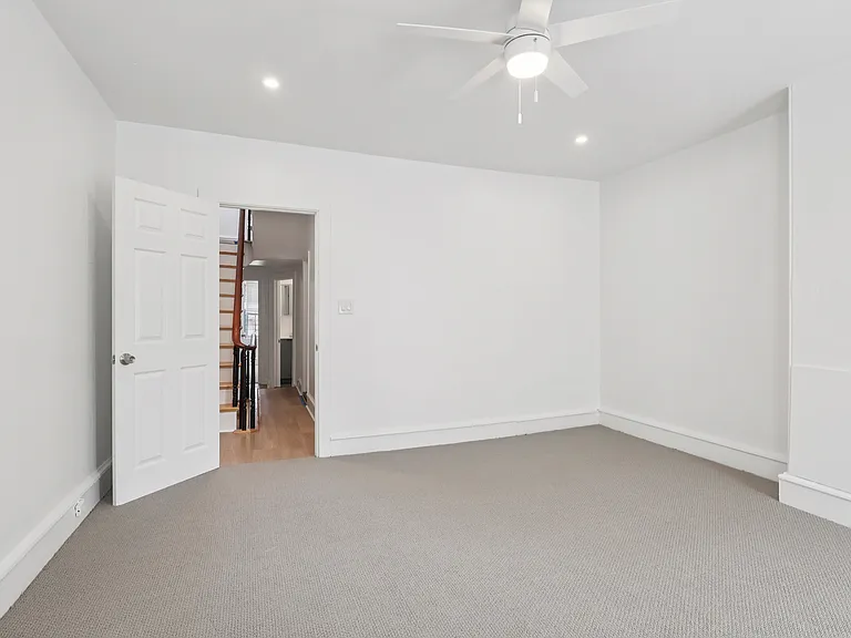 1713 Monument St — Photo 14