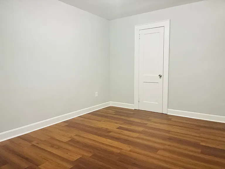 604 Park Ave — Photo 16