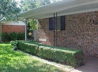 1304 Elizabeth St, Burkburnett, TX 76354