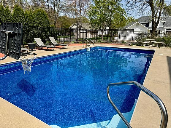 4th image of 2667 Waterford Ct