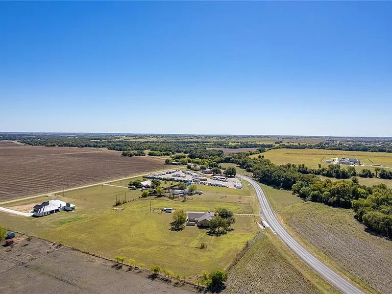 11115 FM 1660 — Photo 2