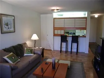 Rented by R New York