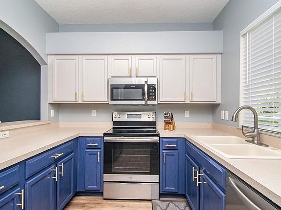 4th image of 18232 Paradise Point Dr