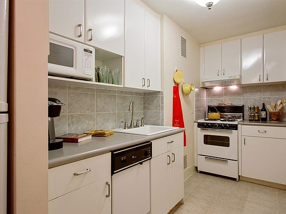 5th image of 510 E 84th St APT 1-B