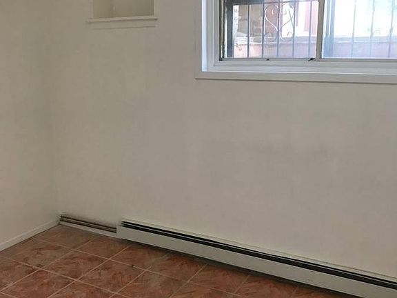 5th image of 2318 130th St Floor 1