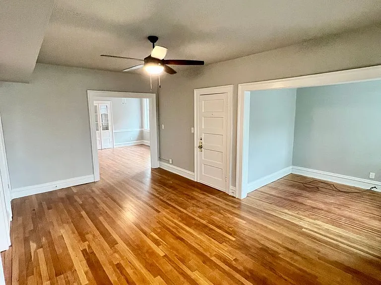 402 N Sheppard St — Photo 1