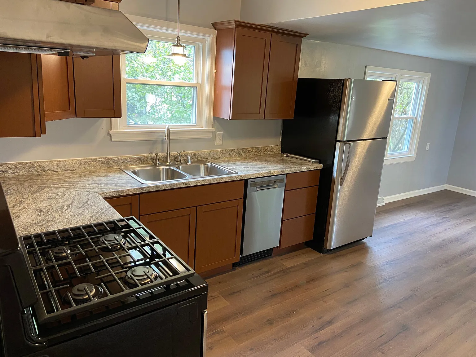 7608 Livingston Ave — Photo 4