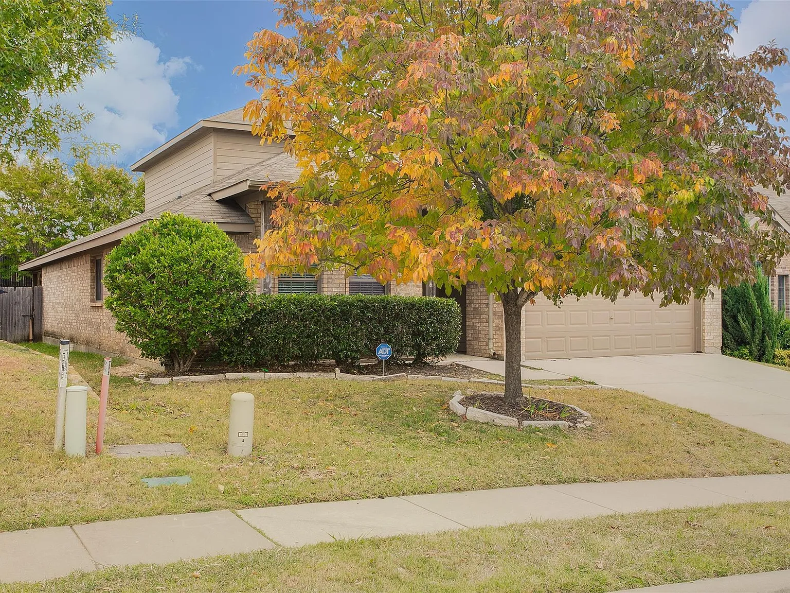 3 bed, 2029 sqft, $2,350 — Photo 3
