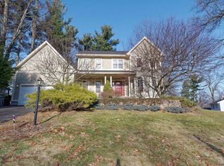 37 Oak Tree Ln, Schenectady, NY 12309