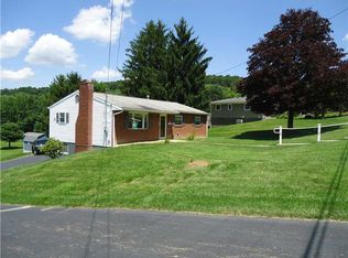 650 Rolling Meadows Rd, Waynesburg, PA 15370