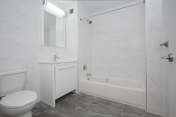 Rented by REAL New York | media 18