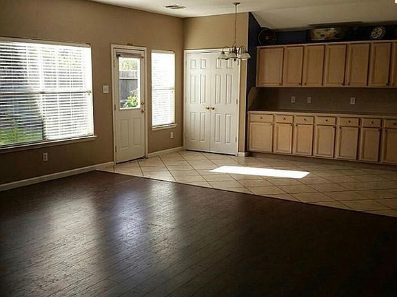 3rd image of 2702 Willow Springs Ln