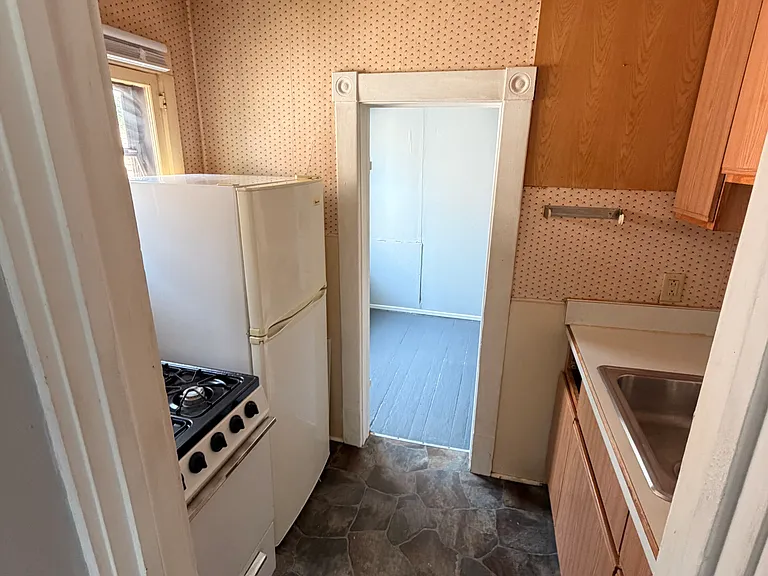402 N Birney St #3 — Photo 2