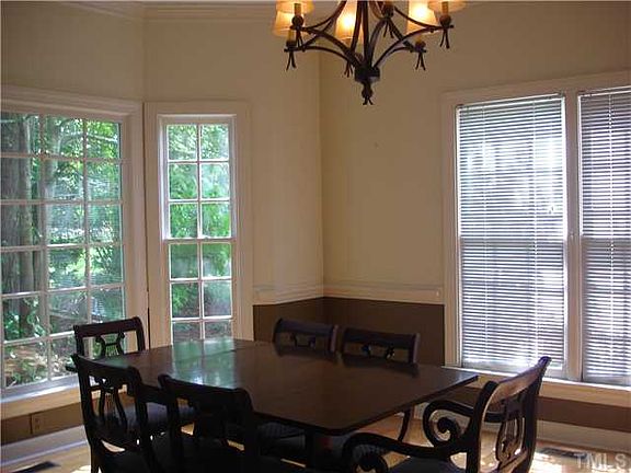 5th image of 4704 Shady Greens Dr