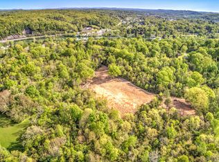 569 Melton Hill Dr, Clinton, TN 37716