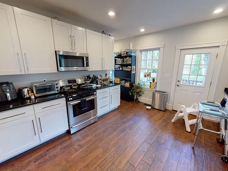 193 Lexington Ave — Photo 17