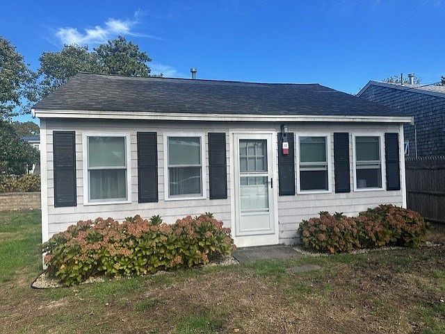 1st image of 12 Gardiner Ln