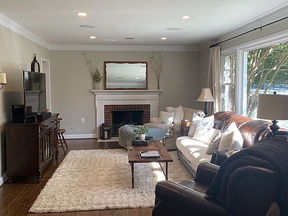 Living Room (upstairs)