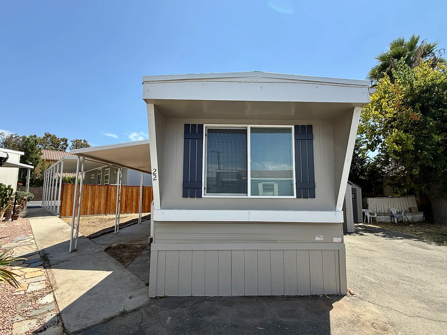 2 bed, 450 sqft, $1,895 — Photo 2