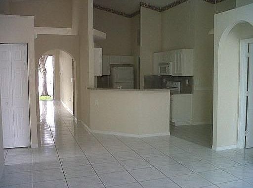 3rd image of 16421 NW 22nd St