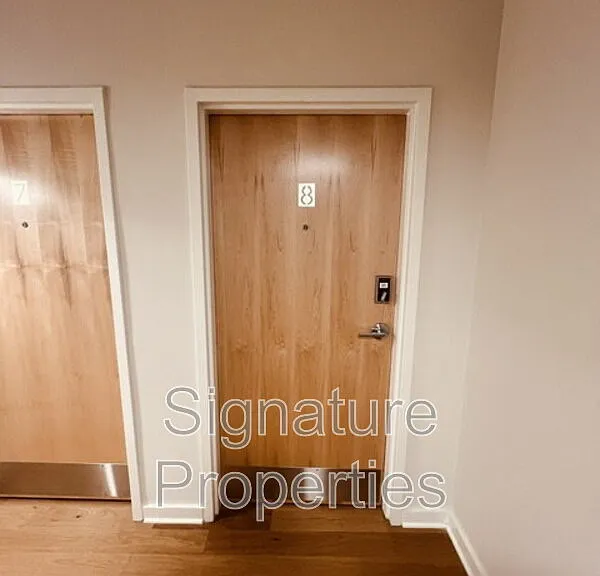 712 High St #8 — Photo 2