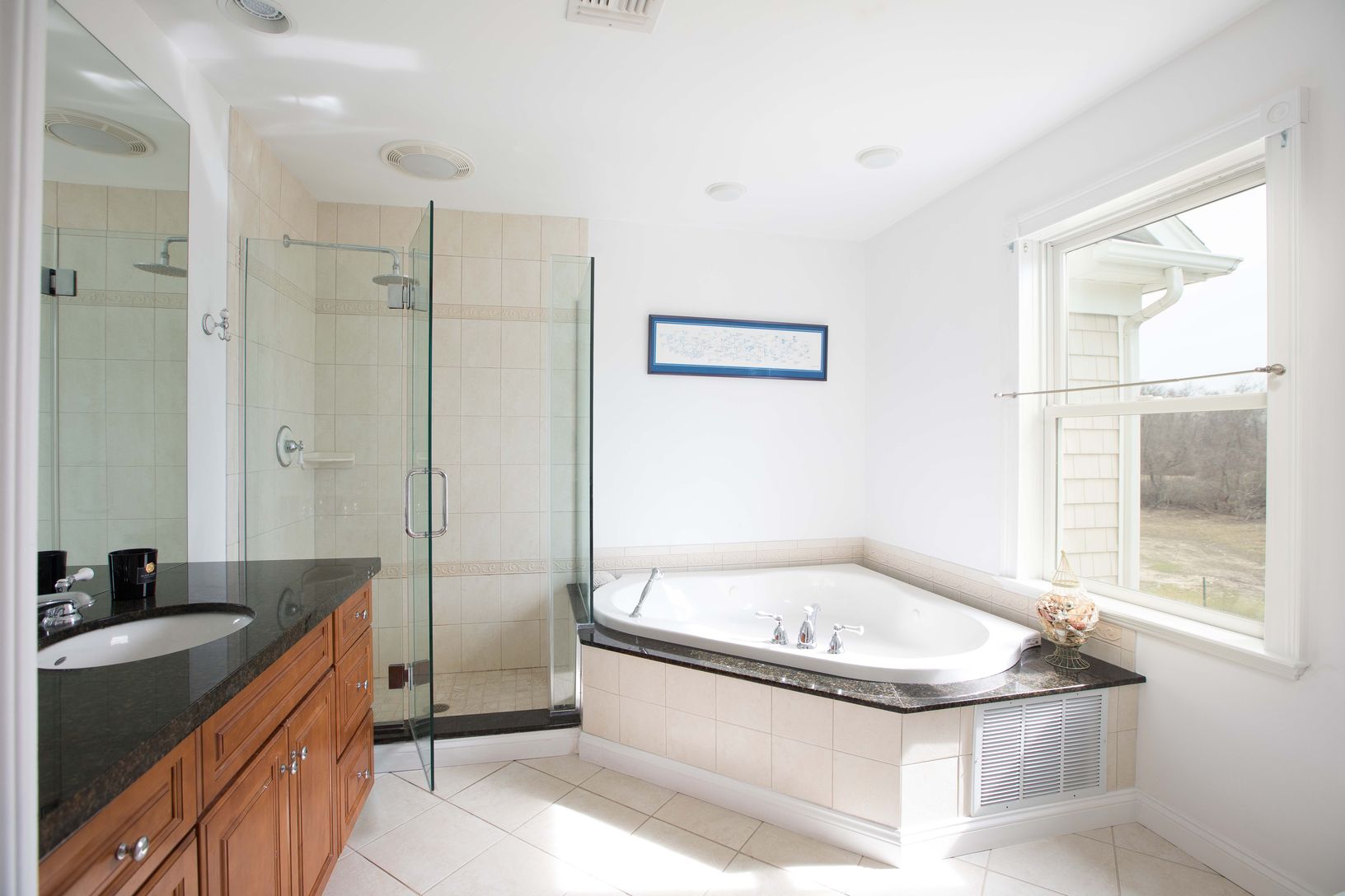  Master Bath en suite #2