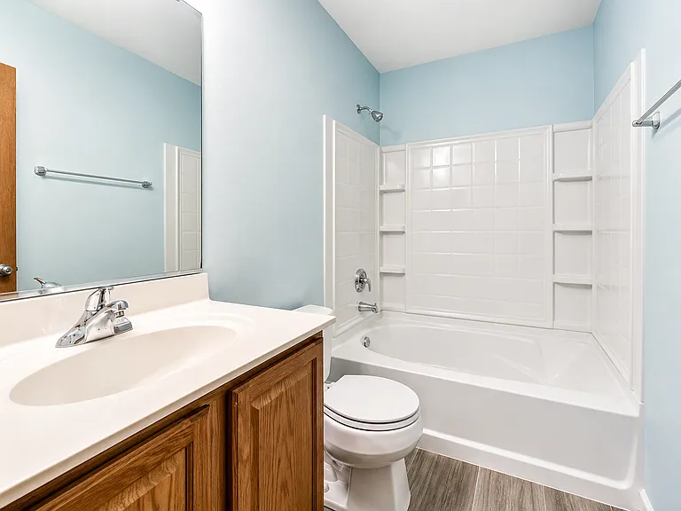 MASTERS BATHROOM