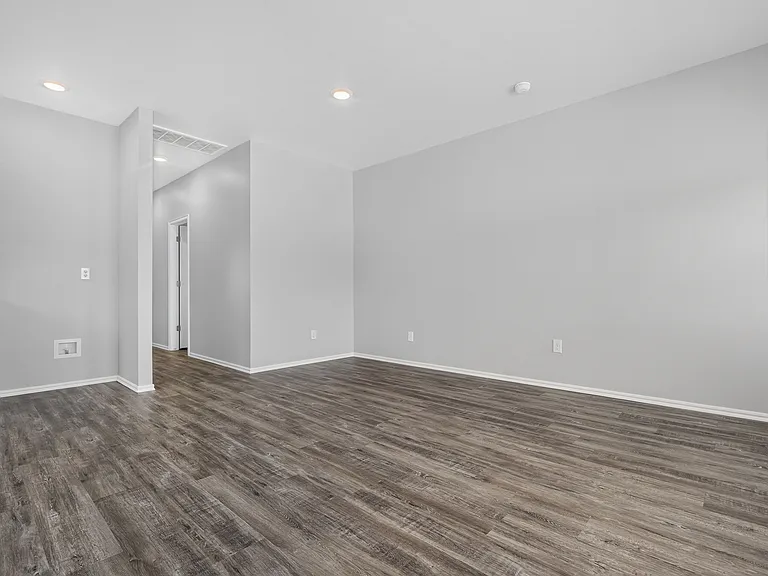 9608 Stallion Dr — Photo 13