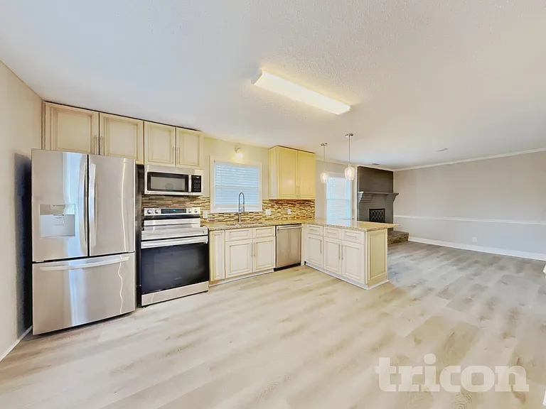 1645 Ginger Dr — Photo 4