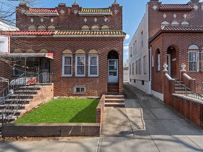30-33 83rd St, East Elmhurst, NY, 11370