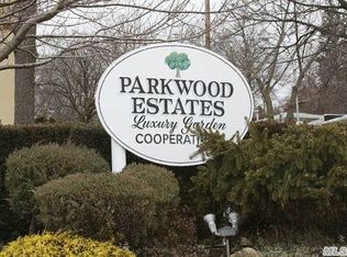 7106 252nd St, Bellerose, NY 11426