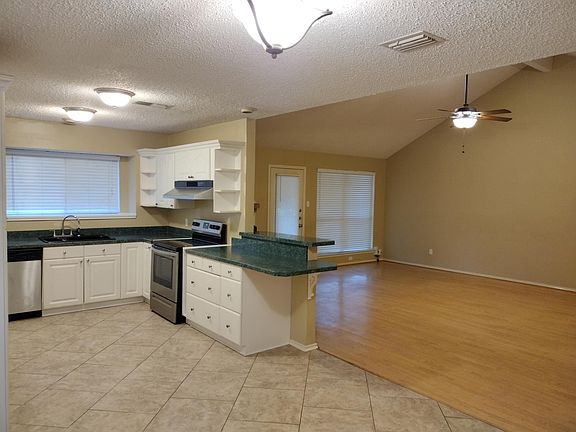 4th image of 503 S Elliott Dr