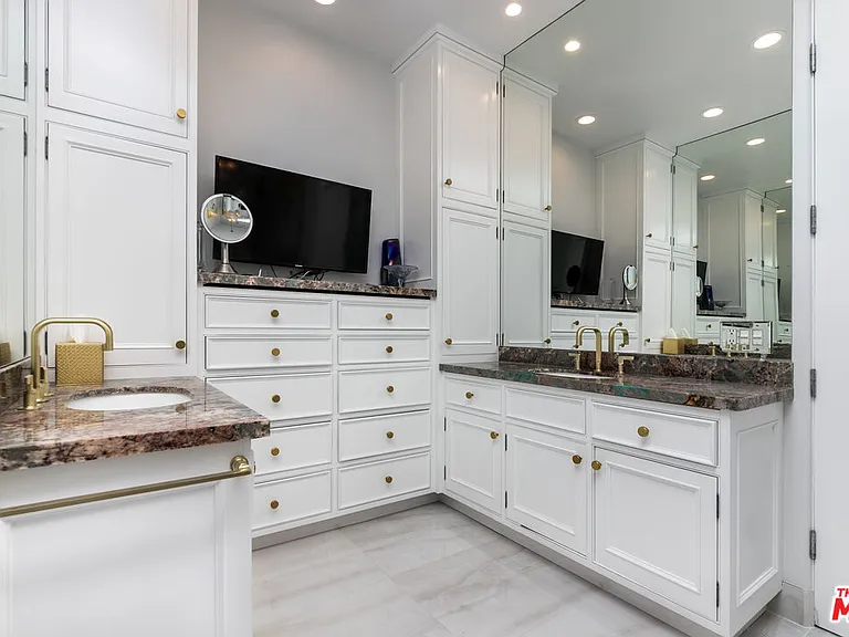 26044 E Pacific Coast Hwy — Photo 20