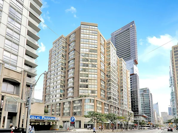 711 Bay St, Toronto, ON
