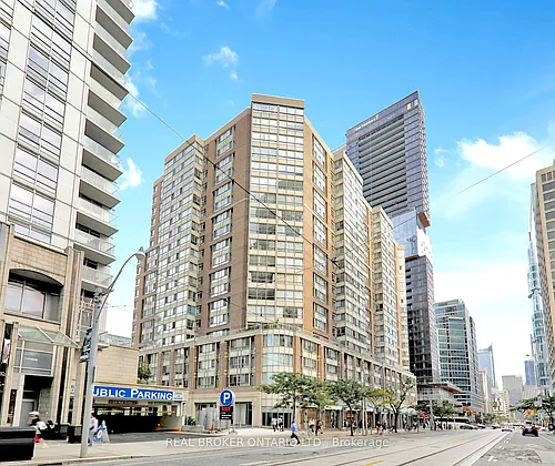 711 Bay St #1415 Photo 1