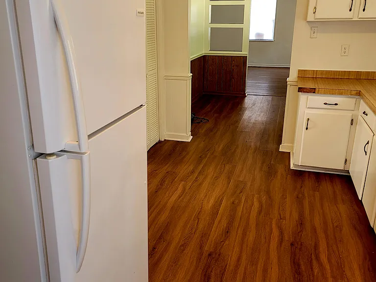 807 Laurel Rd — Photo 4
