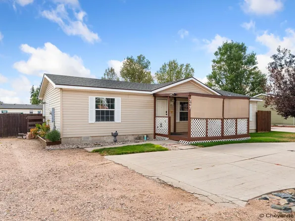 717 Sunridge Dr, Cheyenne, WY 82007