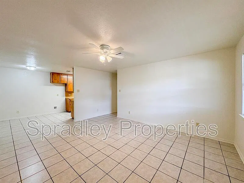 3 bed, 2.0 bath, 1170 sqft, $1,350 — Photo 2