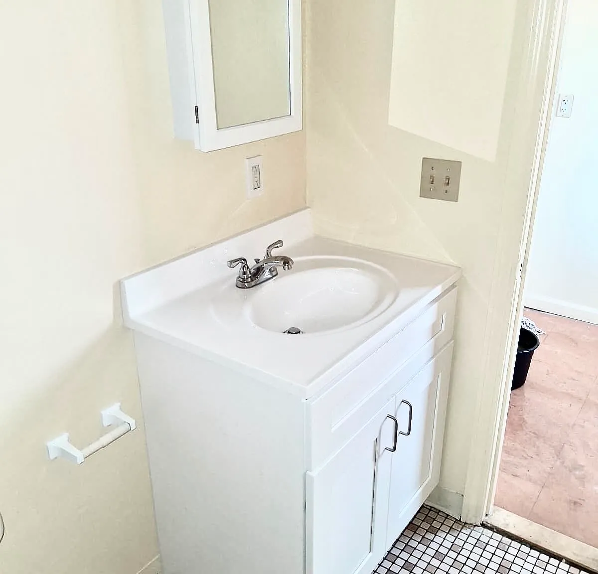 2 bed, 1000 sqft, $1,600 — Photo 2