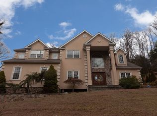 21 Saints Orchard Rd, Port Jefferson, NY 11777