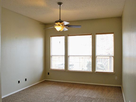 5th image of 4929 Dougal Ave