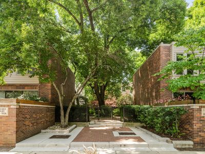 1912 N Larrabee St, Chicago, IL, 60614