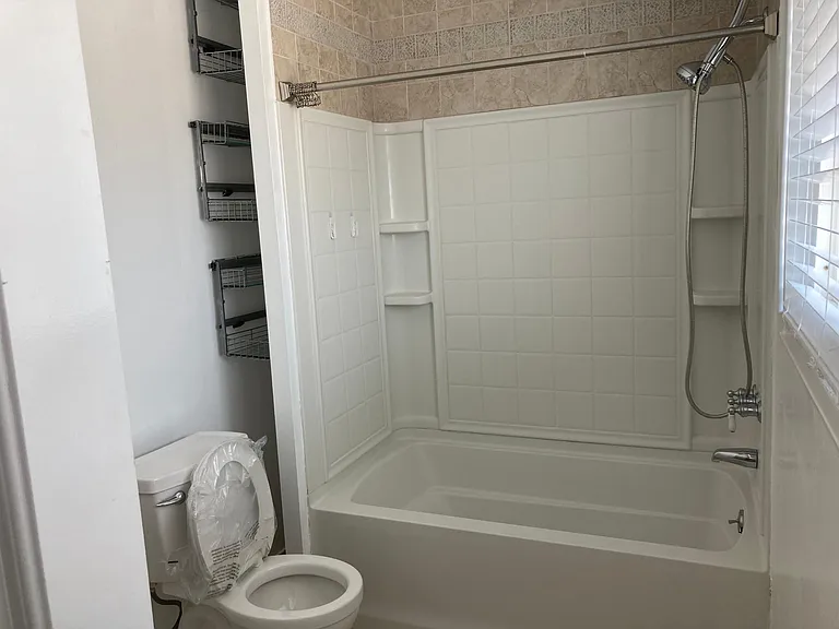 6811 Oxford Dr — Photo 23