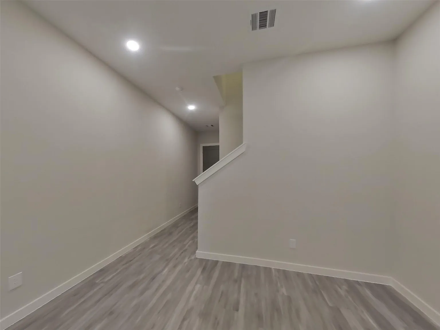 3 bed, 2.5 bath, 1464 sqft, $2,299 — Photo 2