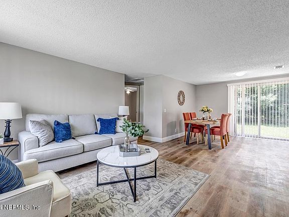 3rd image of 7807 LAKE PARK Drive