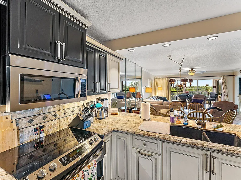 275 Palm Ave #C402 — Photo 10