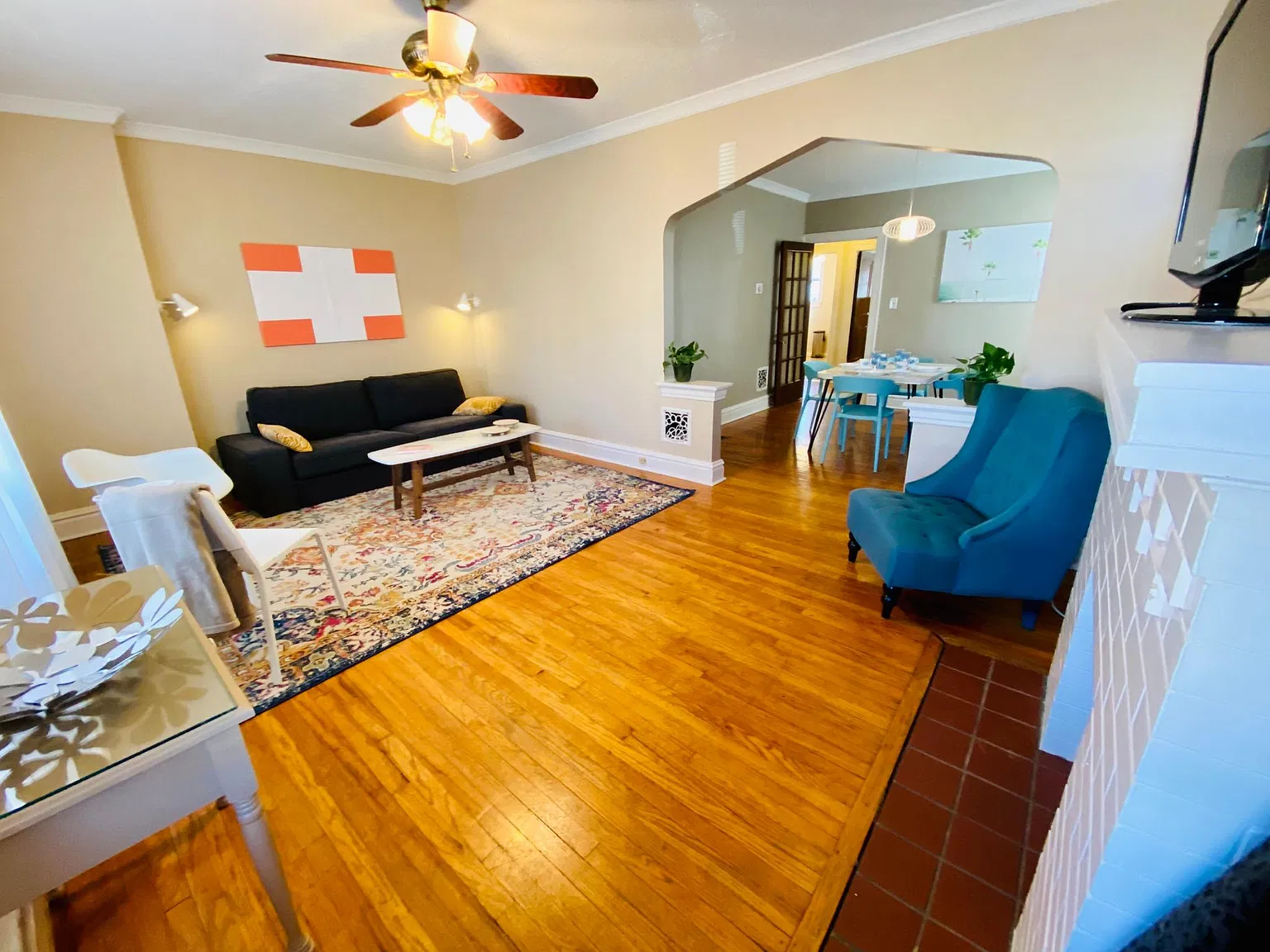 2 bed, 1100 sqft, $1,330 — Photo 2