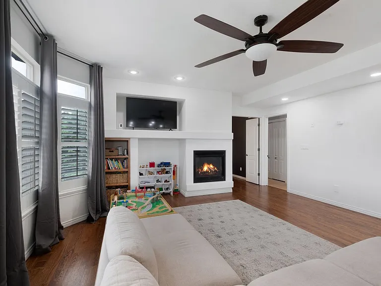 1411 Fieldwood Ct — Photo 15
